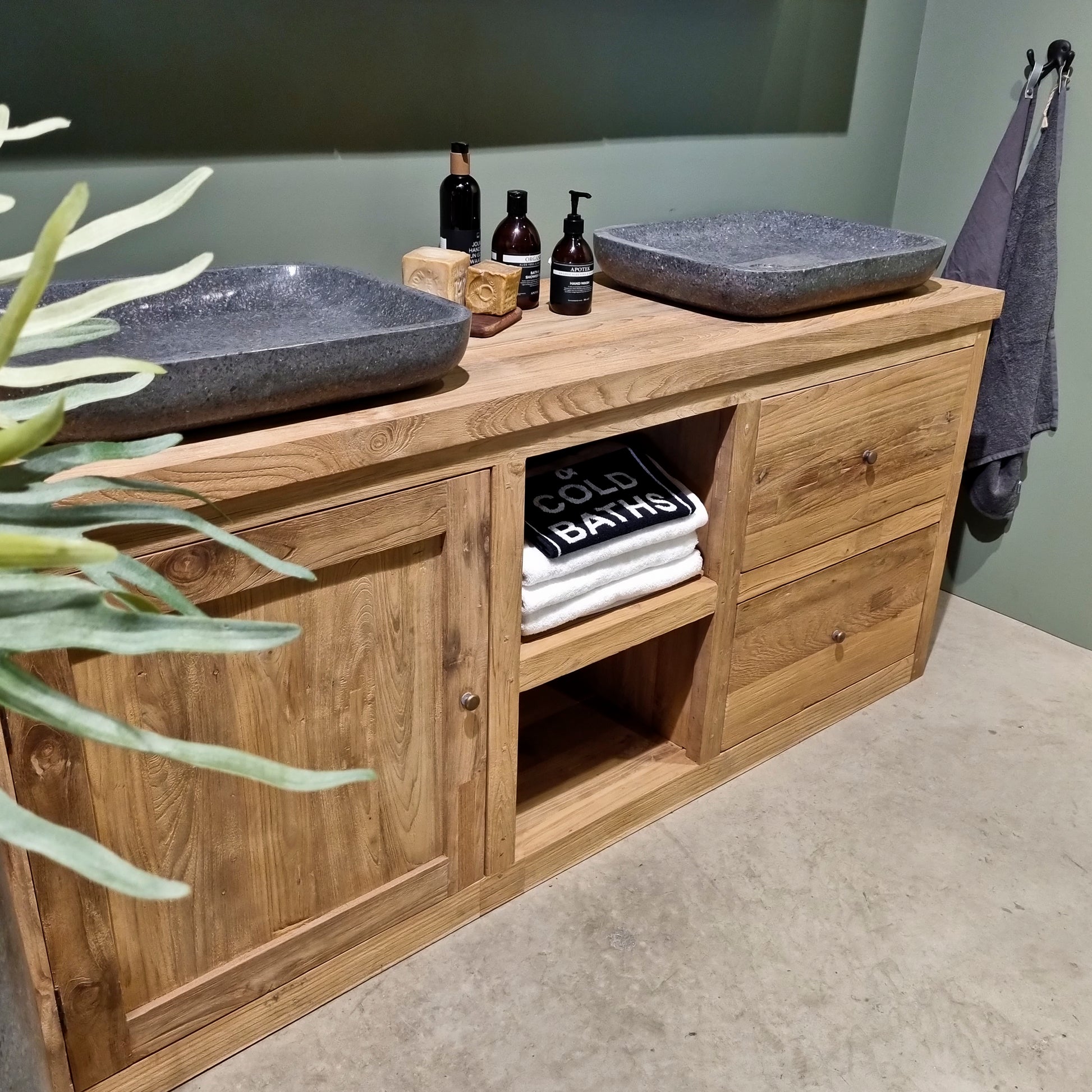 badkamermeubel teakhout op maat gemaakt door Verkerke Living