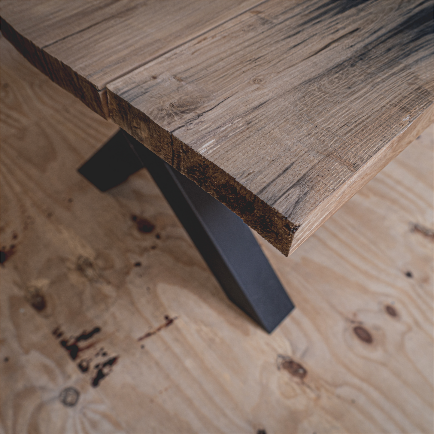 Houten eettafel met stalen poten | Verkerke Living