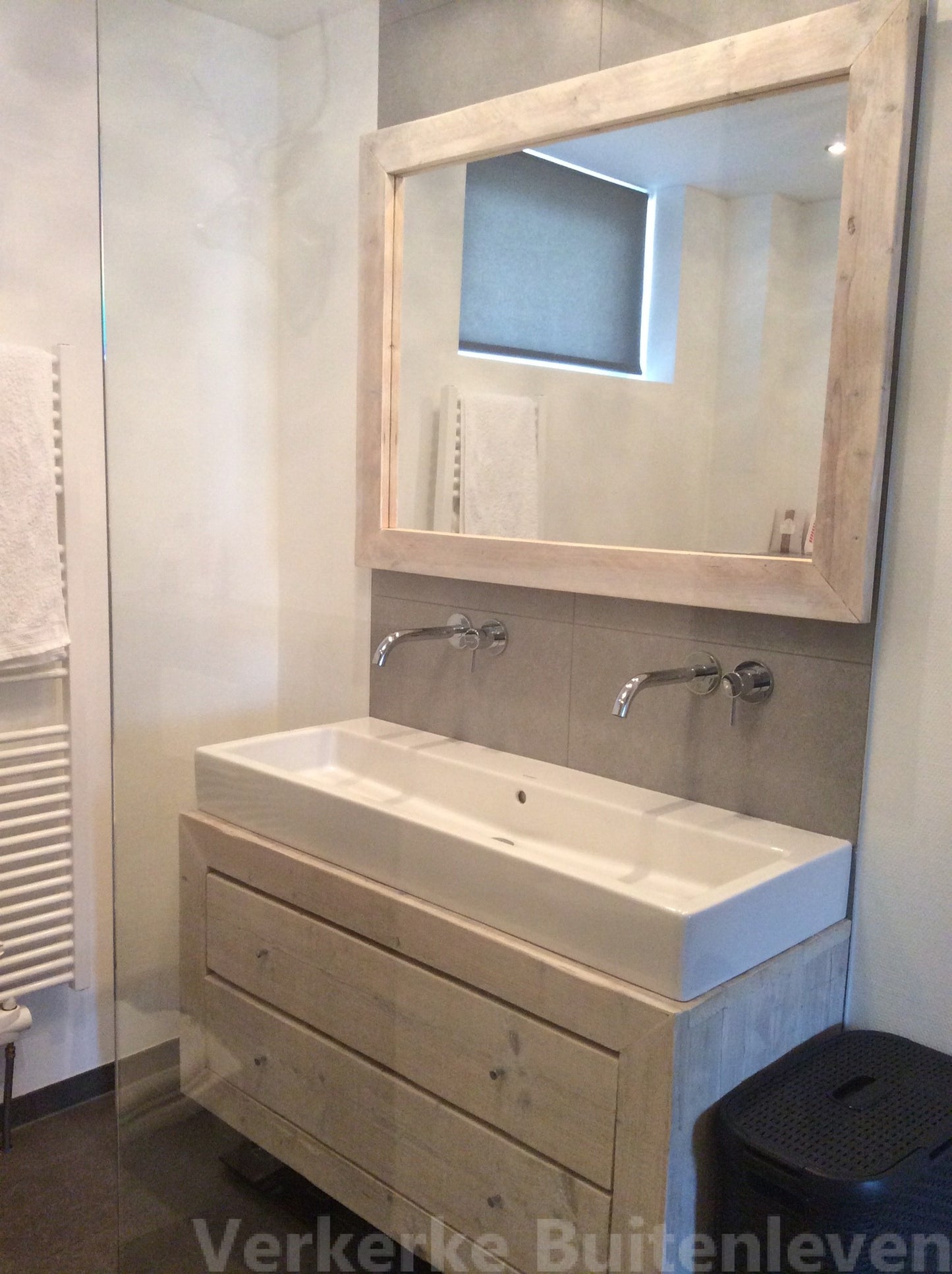 Steigerhouten spiegels met versteklijst op maat gemaakt