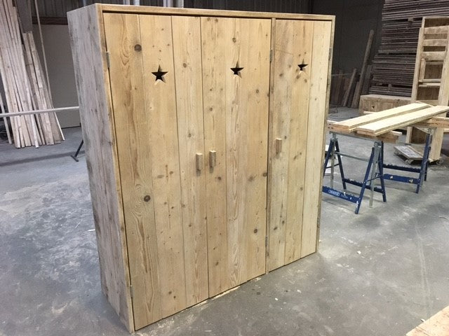 3 deurs kast Quinn gesloten