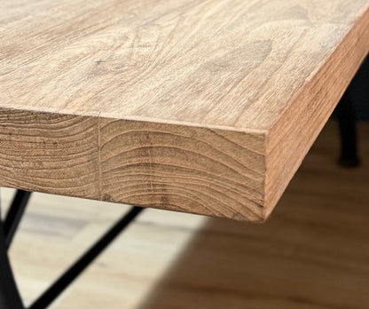 Teakhouten Eettafel Liverpool – Massief Teak met Gietijzer | Verkerke Living