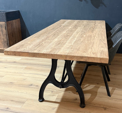 Eettafel Liverpool zij aanzicht