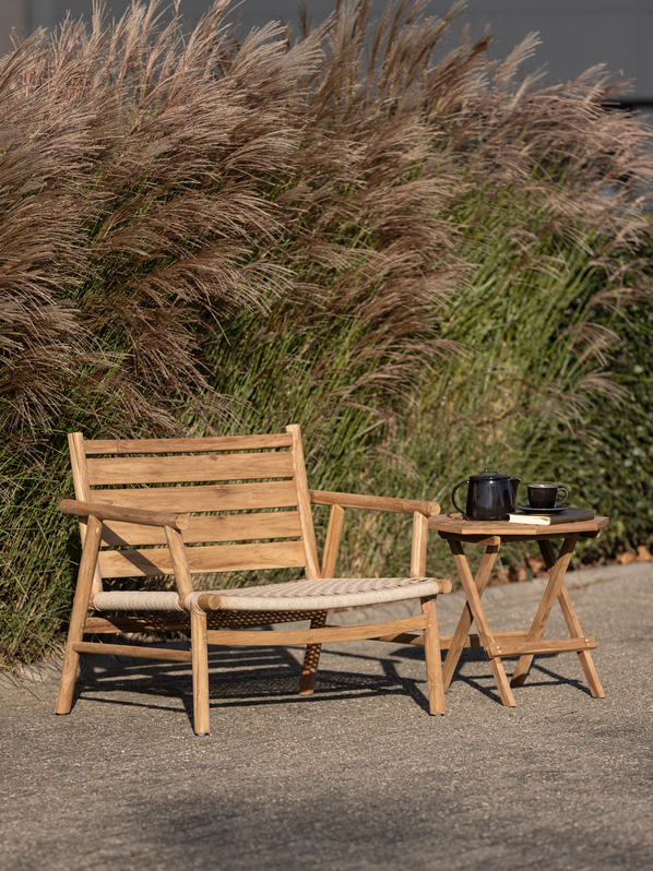 Must Living opvouwbare bijzettafel Owen | Houten Tuinmeubels | Productfotografie buiten